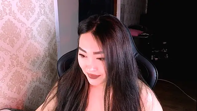 Snapshot of Emma_Uilson chatting on May 6, 2026, 1:16 pm Emma Uilson online show from May 6, 2026, 1:16 pm