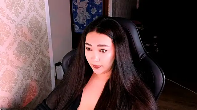 Snapshot of Emma_Uilson chatting on May 9, 2026, 8:14 pm Emma Uilson online show from May 9, 2026, 8:14 pm