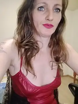 CrazyMaya39 online show from May 4, 2026, 9:55 pm