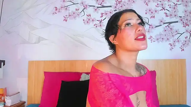 Laura Torress online show from August 7, 2026, 2:57 am