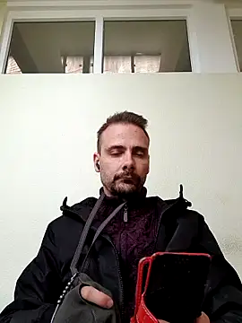 Snapshot of Gregorywhitelegs chatting on April 24, 2026, 11:34 am Gregorywhitelegs online show from April 24, 2026, 11:34 am