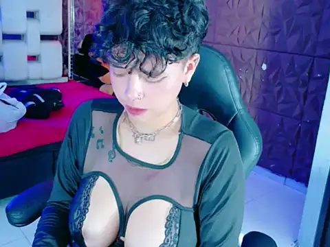 lunabustygirl online show from February 2, 2026, 5:11 pm