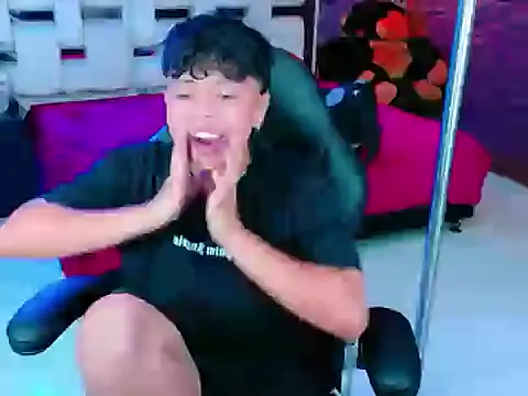 lunabustygirl online show from February 5, 2026, 4:17 am