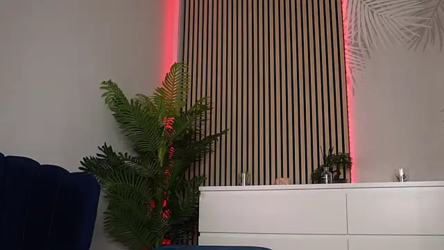 Miss Denisse online show from November 28, 2025, 8:33 pm