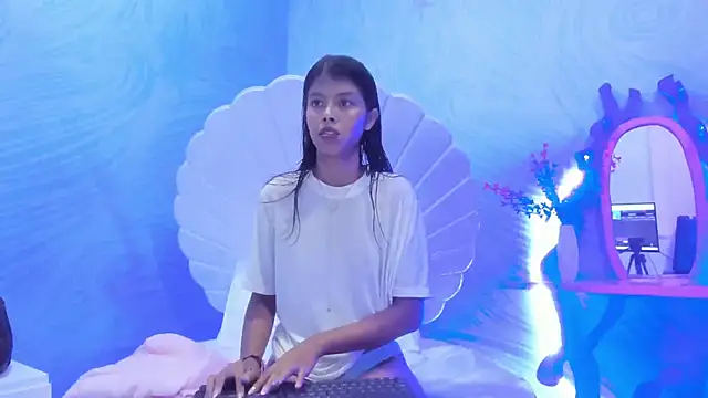 arietta skinny online show from November 24, 2025, 7:57 pm