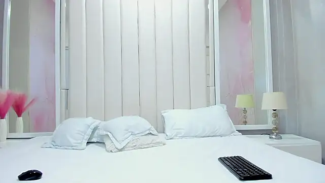 Snapshot of arietta_skinny chatting on February 28, 2026, 2:29 pm arietta skinny online show from February 28, 2026, 2:29 pm