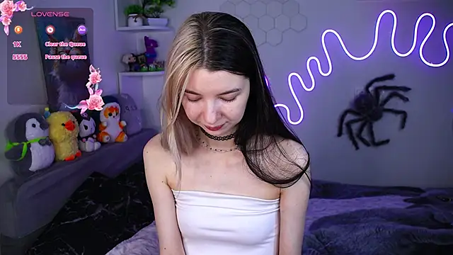 Emmie shy online show from April 28, 2026, 8:47 pm