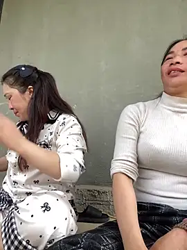 Snapshot of pitty_mymi chatting on March 19, 2026, 8:18 am pitty mymi online show from March 19, 2026, 8:18 am