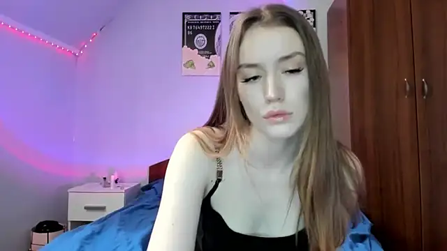 tinyglow online show from December 15, 2025, 7:29 pm