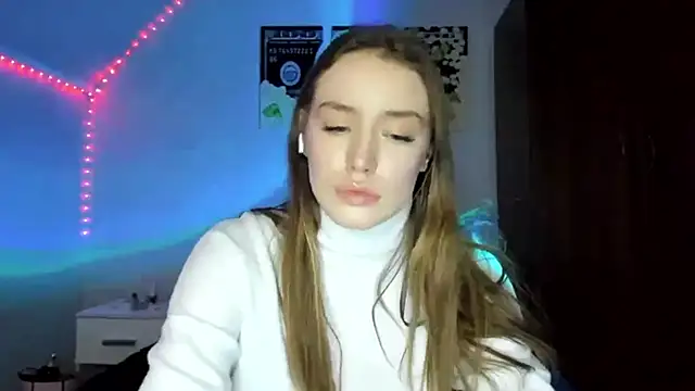 Snapshot of tinyglow chatting on March 11, 2026, 9:10 pm tinyglow online show from March 11, 2026, 9:10 pm