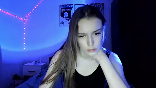 Snapshot of tinyglow chatting on March 24, 2026, 10:15 pm tinyglow online show from March 24, 2026, 10:15 pm