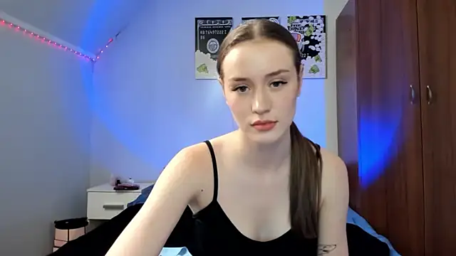 tinyglow online show from June 15, 2026, 8:55 pm