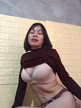 Snapshot of Trangbabylove chatting on March 17, 2026, 5:11 am Trangbabylove online show from March 17, 2026, 5:11 am