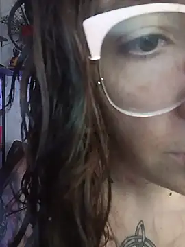 Melinerd online show from July 16, 2026, 6:03 pm