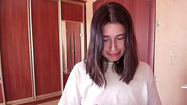 KristinaScott online show from April 2, 2026, 2:47 pm