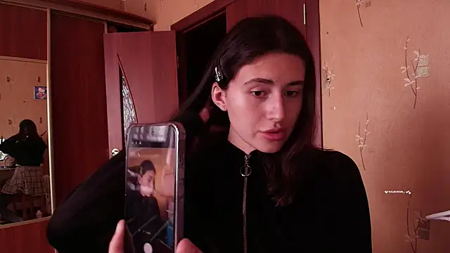 KristinaScott online show from April 29, 2026, 2:10 pm