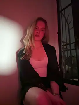 Josefinswe online show from November 27, 2025, 8:33 pm