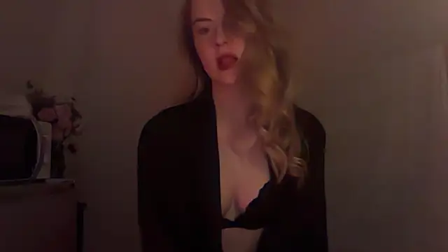 Josefinswe online show from February 27, 2026, 7:47 pm