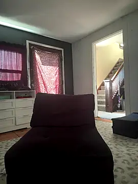 sofrancy online show from December 21, 2025, 4:25 pm