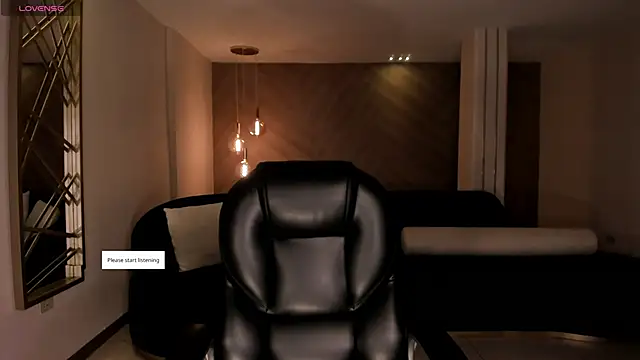 HaileyRoss  online show from June 8, 2026, 11:10 am