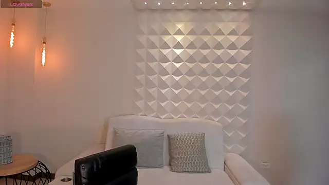 CarlaBrunni online show from January 11, 2026, 11:48 am