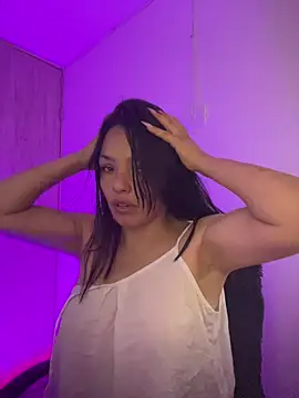 Snapshot of LaraDanverss chatting on December 15, 2025, 7:23 am LaraDanverss online show from December 15, 2025, 7:23 am