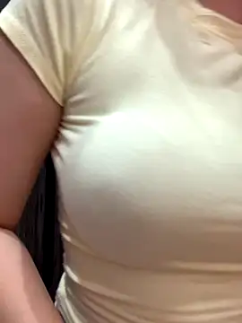 Agela baby online show from November 24, 2025, 9:31 am