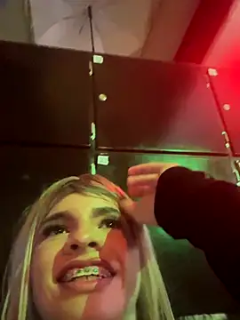 Snapshot of ValerySalasar chatting on November 16, 2025, 5:46 am ValerySalasar online show from November 16, 2025, 5:46 am