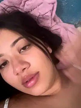 Larissa xxe online show from November 30, 2025, 1:15 pm