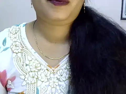 Muskan Jha online show from July 28, 2026, 3:21 pm
