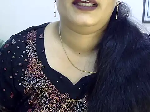Muskan Jha online show from August 3, 2026, 6:34 am