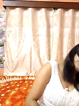 Cute-richa1 online show from May 9, 2026, 3:06 pm