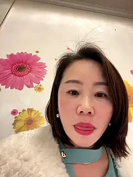 xiaoling2358 online show from December 14, 2025, 7:36 am