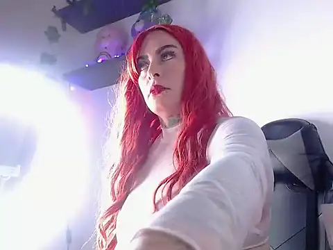 Snapshot of Nina-foxx chatting on December 19, 2025, 8:16 pm Nina-foxx online show from December 19, 2025, 8:16 pm