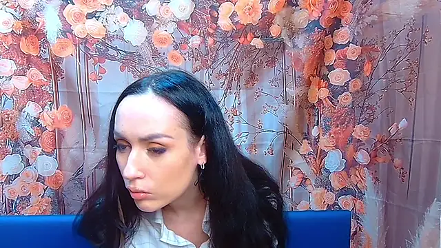 Snapshot of AnabelaBeauty chatting on November 17, 2025, 12:33 pm AnabelaBeauty online show from November 17, 2025, 12:33 pm