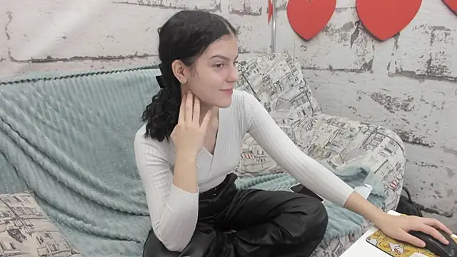 Snapshot of Lovely_Audrey chatting on November 16, 2025, 2:06 am Lovely Audrey online show from November 16, 2025, 2:06 am