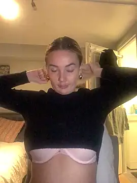 xoxohan11 online show from February 11, 2026, 7:52 pm