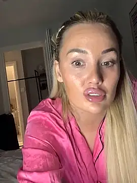 xoxohan11 online show from March 25, 2026, 10:38 pm