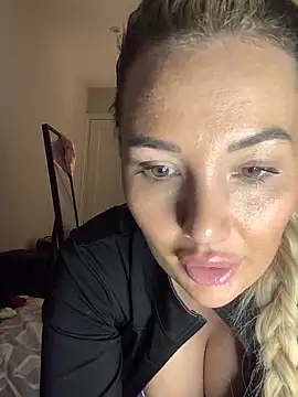 xoxohan11 online show from March 26, 2026, 10:04 pm