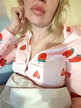 NaughtyClaudia  online show from December 13, 2025, 8:14 pm