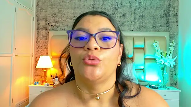 SelennaCooper online show from March 17, 2026, 11:57 am