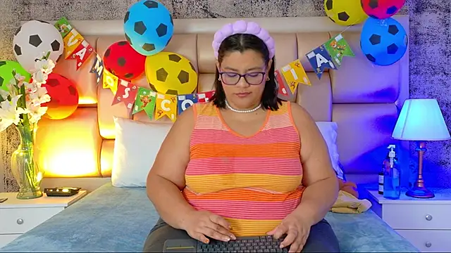 Snapshot of SelennaCooper chatting on June 20, 2026, 12:08 pm SelennaCooper online show from June 20, 2026, 12:08 pm