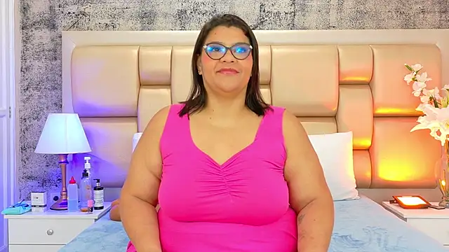 SelennaCooper online show from July 22, 2026, 12:08 pm