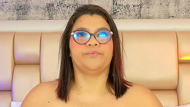 SelennaCooper online show from August 5, 2026, 12:08 pm