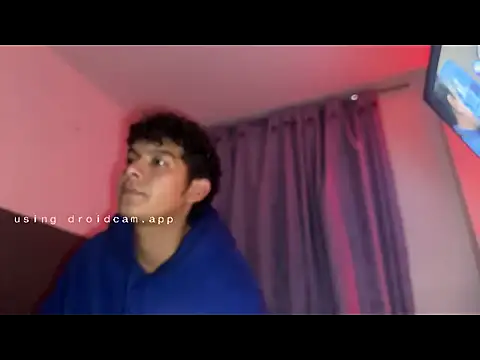 Snapshot of Youngcople18 chatting on November 17, 2025, 11:32 pm Youngcople18 online show from November 17, 2025, 11:32 pm