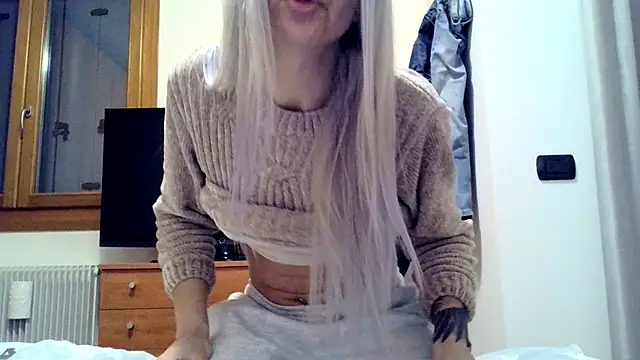 Snapshot of feliciafelon chatting on March 4, 2026, 5:52 pm feliciafelon online show from March 4, 2026, 5:52 pm