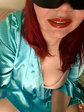 Virginass2000 online show from November 30, 2025, 5:50 pm