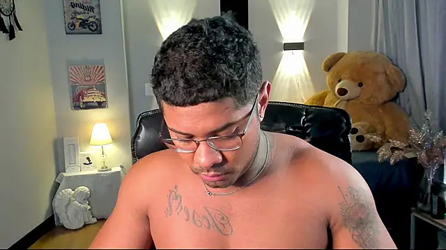 LEONHDZ online show from November 23, 2025, 7:52 am