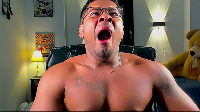 LEONHDZ online show from December 13, 2025, 10:15 pm