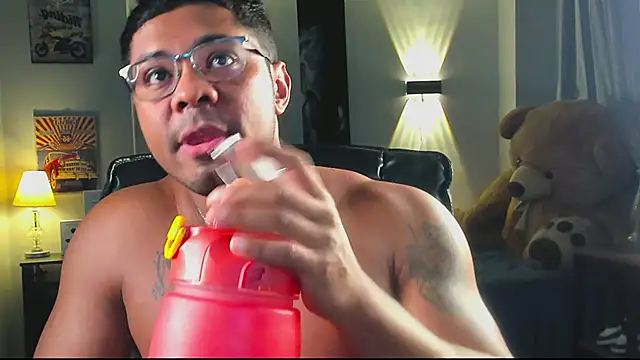 LEONHDZ online show from December 23, 2025, 8:23 am